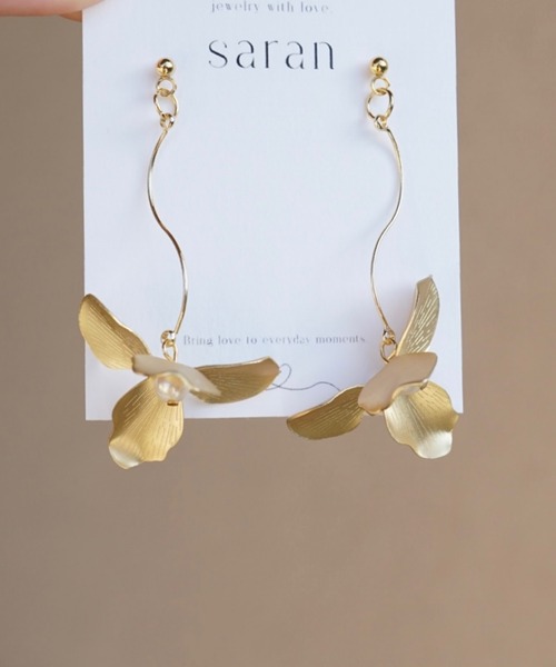 CERCA ピアス saran jewelry/マットフラワー デザイン レディース