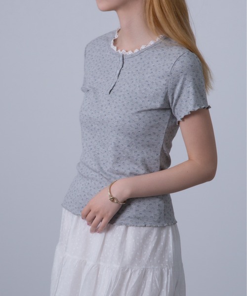 20%OFF！綿100％！小花柄インナーTシャツ tシャツ Chiina / 小花柄 ヘンリーネックカットソー レディース