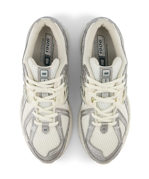 「New Balance」 ローカットスニーカー 24.5cm シルバー レディース