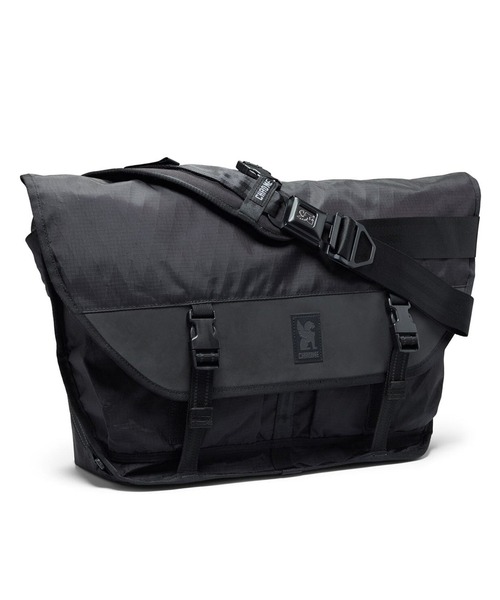 CHROME ブラック ショルダーバッグ CHROME 「CHROME」 ワンポイントショルダーバッグ - ブラック