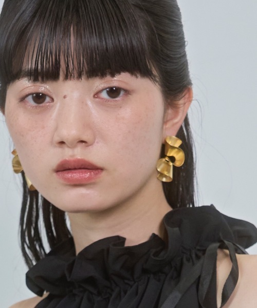 ete ウェーブフローピアス&フルーツピアス　２個セット　極美品　完売品 VIOLETTA ピアス 「Select」ウェーブモチーフピアス レディース