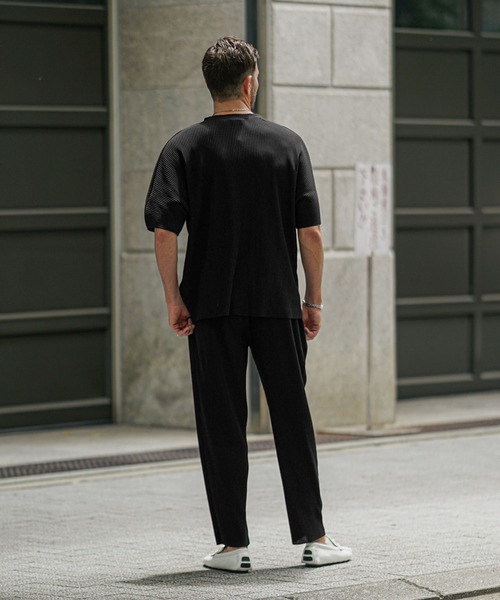SOMEDIFF（サムディフ） セットアップ プリーツTシャツロングパンツ