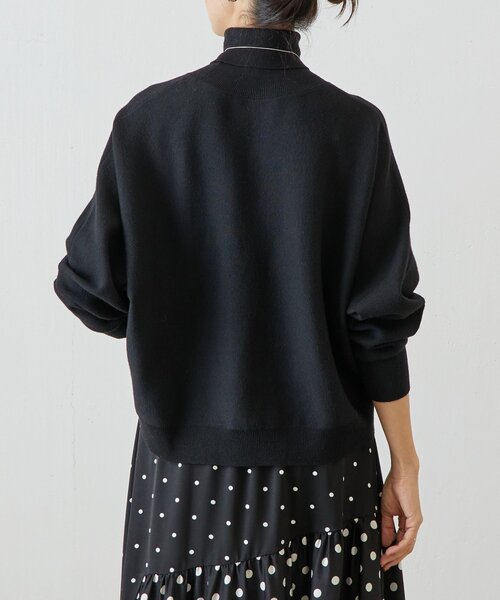 【新品未使用】BEARDSLEY　ハイネックドルマンニット　ネイビー（タグ付き） BEARDSLEY（ビアズリー）の「ハイネックドルマンニット（ニット