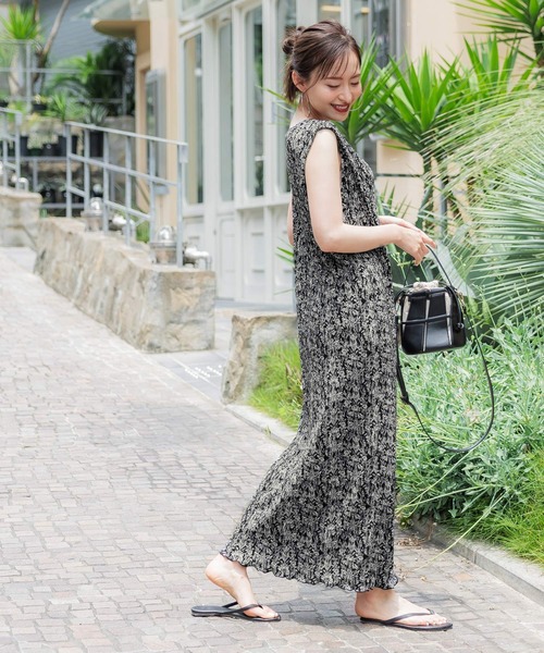 coca（コカ） ワンピース 夏 単色鳥柄プリーツワンピース : ZOZOTOWN