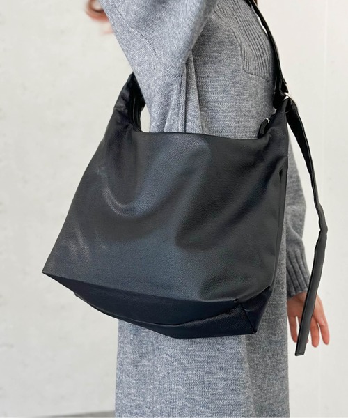 OVHEE Minette Shoulder Bag Black/フェイクレザー 肩掛けバッグ Per sist ence ショルダーバッグ バッグ フェイクレザーソフト