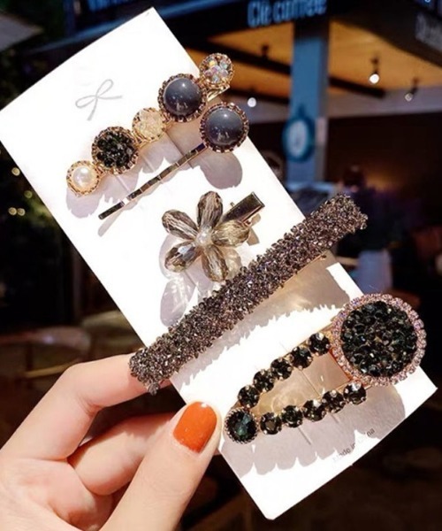 ヘアーアクセサリー　5点set Amazon.com : 5 Pieces Bridal Flower Wedding Hair Pins
