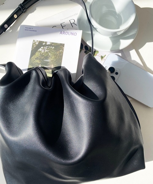 moment+ ショルダーバッグ バッグ ワンハンドルギャザーショルダー