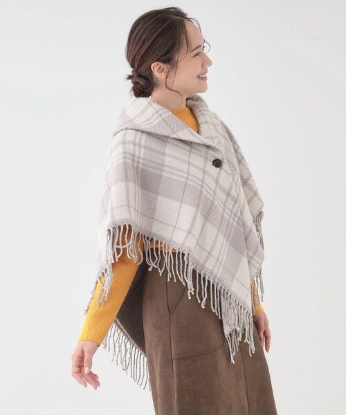 SHOO・LA・RUE（シューラルー） ポンチョ 「リバーシブル」襟元