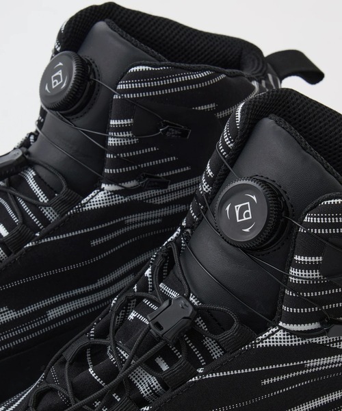WHITE MOUNTAINEERING（ホワイトマウンテニアリング） スニーカー