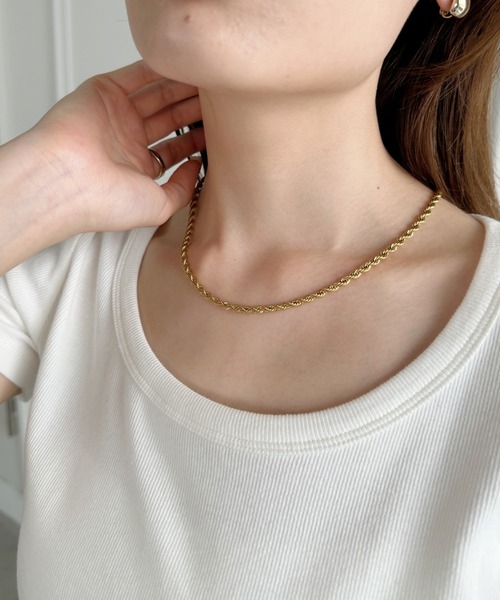 モデル愛用 SOKO Makali Delicate Necklace ゴールドネックレス Vintage Parts Heart Necklace（ネックレス）｜SYKIA（シキア