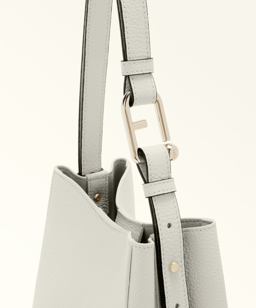 新品未使用FURLA ショルダーバッグ FURLA（フルラ） ショルダーバッグ ONE SIZE レッド レディース