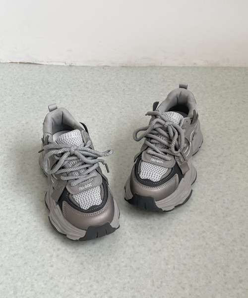 Shoes in Closet（シュークロ） スニーカー 軽量 厚底 ファットシュー