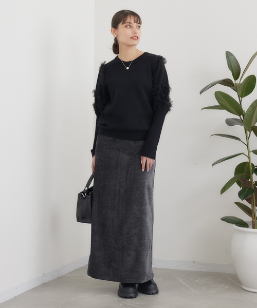 SUGER ROSE 黒トップス　ベージュ　スカート SUGER ROSE 黒トップスベージュスカート