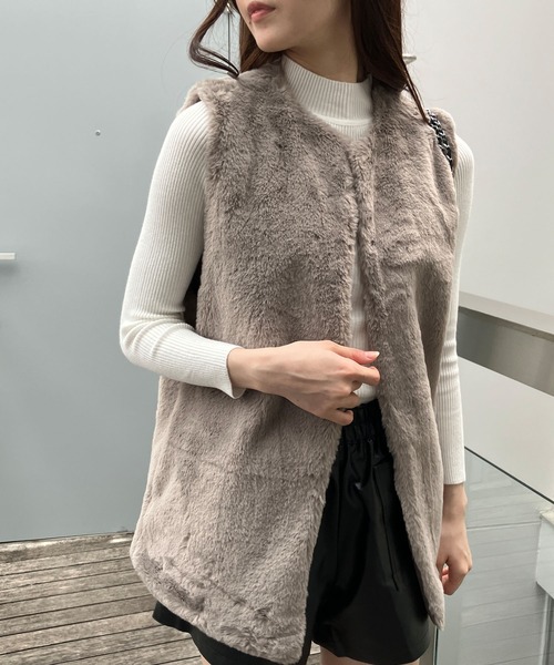 ベージュロングベスト 　ロングジレ　ファー付き GLAMOROUS JANE ベスト ジレ フェイクファーロングベスト