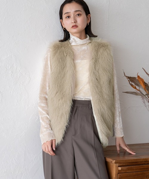 【新品】ELLIE ファーショートベスト【BEIGE】 ファーショートベスト【BEIGE】 – ELLIE