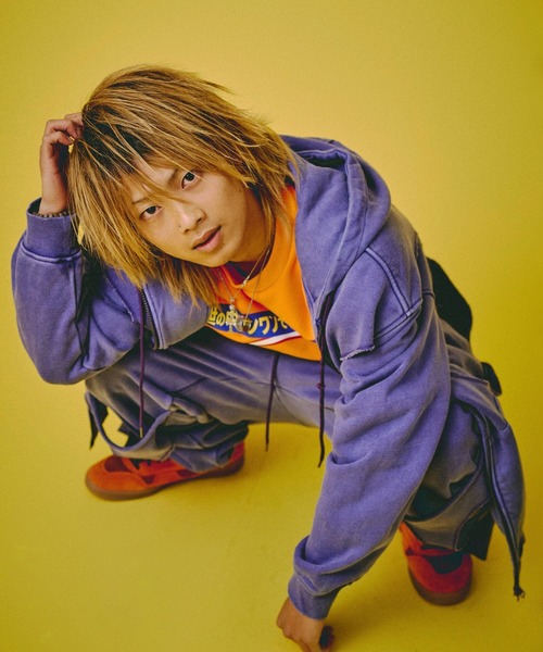 GALFY(ガルフィー) パーカー 穴の向こうにわんちゃんパーカー/ジップ GALFY(ガルフィー) パーカー 穴の向こうにわんちゃんパーカー/ジップ