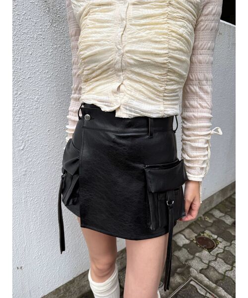 EMODA（エモダ） パンツ カーゴラップフェイクレザーショートパンツ