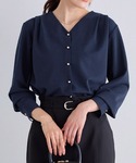 ブラウス シャツ ゴールドボタンVネックTブラ...の詳細画像1