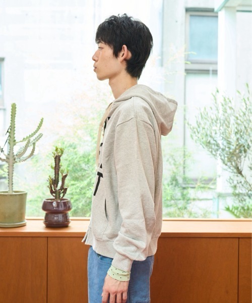 common gull products. パーカー 巡る言葉とジップフーディー