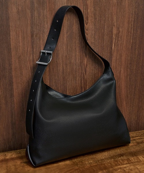 CHARLES ＆ KEITH（チャールズ&キース） ショルダーバッグ バッグ Zora