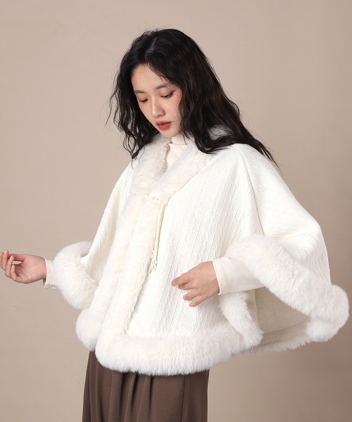 gossip!ロサンゼルス ポンチョ 「Y2Kガーリー」レトロファー付き