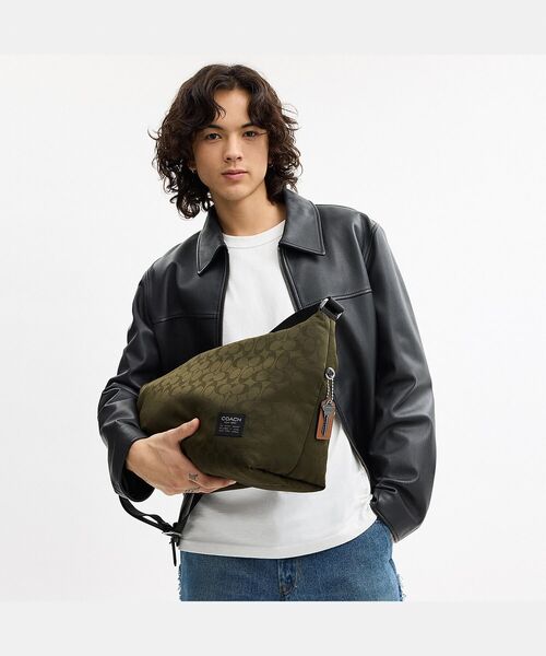 COACH（コーチ） ショルダーバッグ レオ クロスボディ・シグネチャー