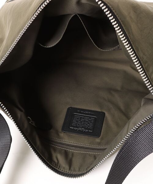 COACH（コーチ） ショルダーバッグ レオ クロスボディ・シグネチャー