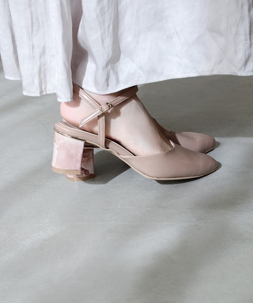 CHARLES & KEITH レザーノッティドストラップ ハーフドルセイ