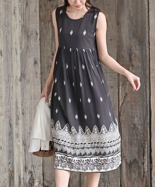 【美品】✨ ロイスクレヨン ひざ丈ワンピース ノースリーブ スズランプリント M ロイスクレヨン Lois CRAYON スズラン プリント ワンピース