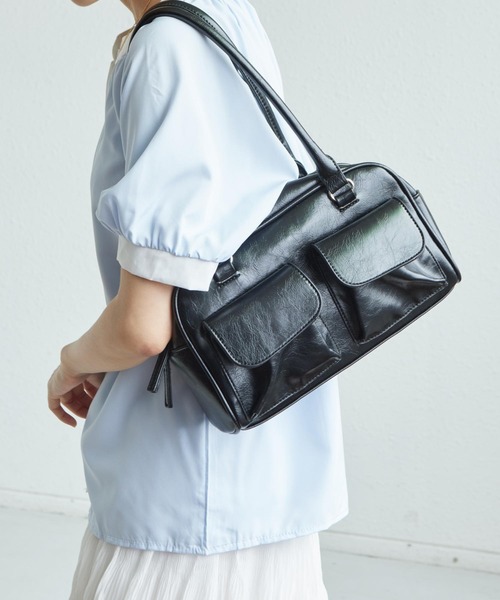 LA VORAGINE（ラ ヴォラジネ） ボストンバッグ 外ポケットボストン