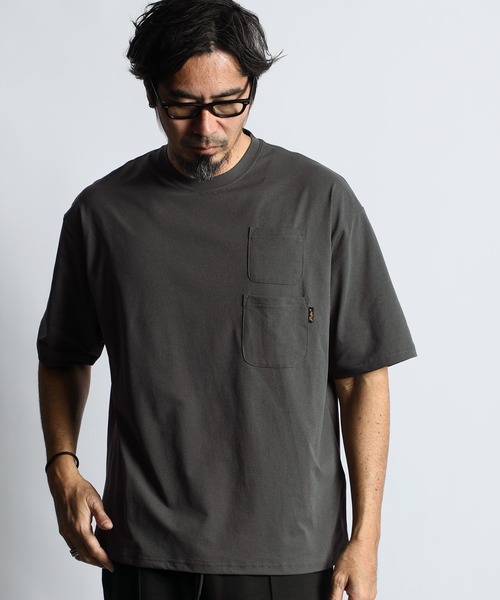 Lewis Furey Tシャツとバッジセット 0628075013_667deca5c6f1c.png