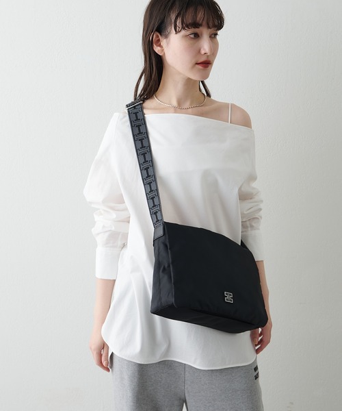 IACUCCI（イアクッチ） ショルダーバッグ バッグ アーゴ ミディアム