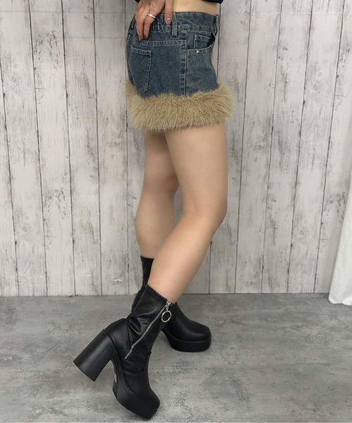 パンツ 「裾ファー付き×デニム素材」デニムショートパンツ／秋冬Y2K
