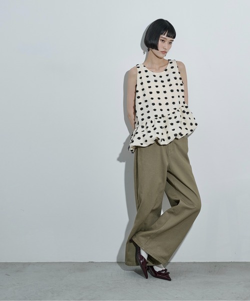 ブラウス シャツ ドットジャガードアシメバルーンヘムノースリ レディースの画像