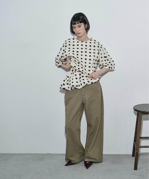 ブラウス シャツ ドットジャガードアシメバルーンヘムノースリ レディースの画像