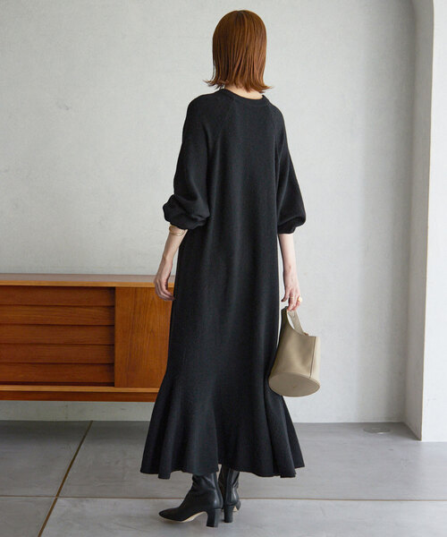 ESCADA ブラック ニットワンピース 36 YEAR END SALE】ビスコースナイロンプリーツニットワンピース 49AV