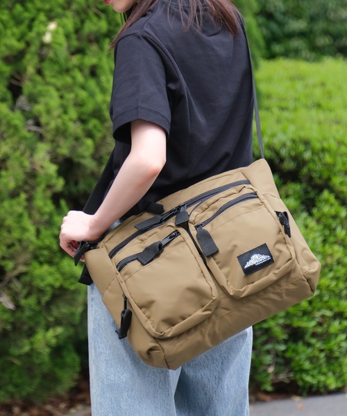 MOUNTAINSMITH MESSENGER II ブラック MOUNTAINSMITH MESSENGER II ブラック