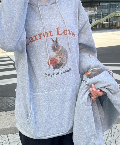 【値下げ中】月うさぎの月面旅行パーカー 値下げ中】月うさぎの月面旅行パーカー｜ファッション