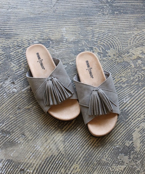 Minnetonka 「Minnetonka」 フラットサンダル 5 ブラック