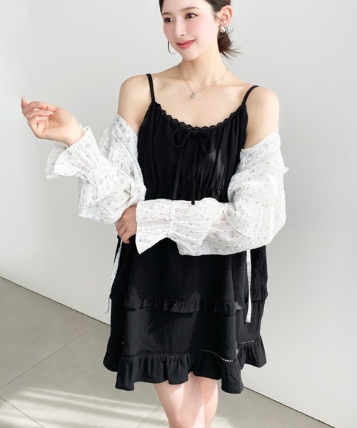 ハンドメイド　マーガレット刺繍レース×モリス　ティアードフリルワンピース ハンドメイド　マーガレット刺繍レース×モリス　ティアードフリルワンピース