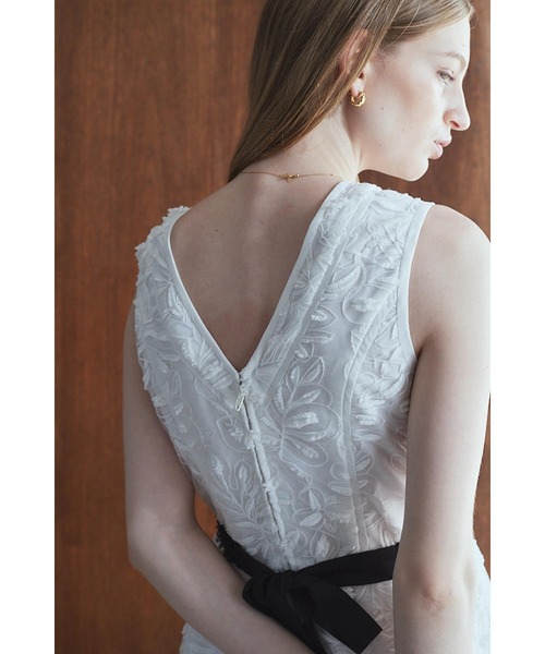 ワンピース Florentina Lace Belted Dress ラインシアーレースドレスの画像