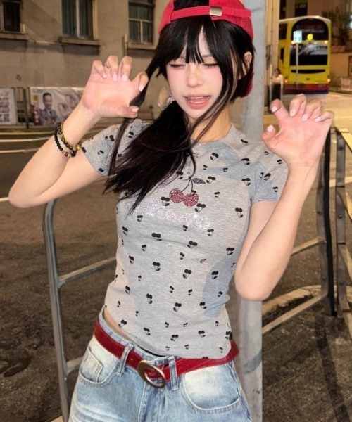 ViViDAY tシャツ 半袖 フロントラインストーンチェリー＆英字ロゴ