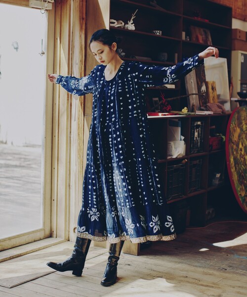 Freada 刺繍入りネイビー長袖ワンピース ONE SIZE Freada（フリーダ） 長袖ワンピース ONE SIZE ネイビー レディース
