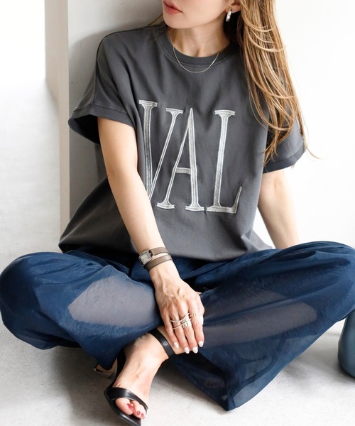 Bonjour Sagan（ボンジュールサガン） tシャツ ビッグロゴ刺繍