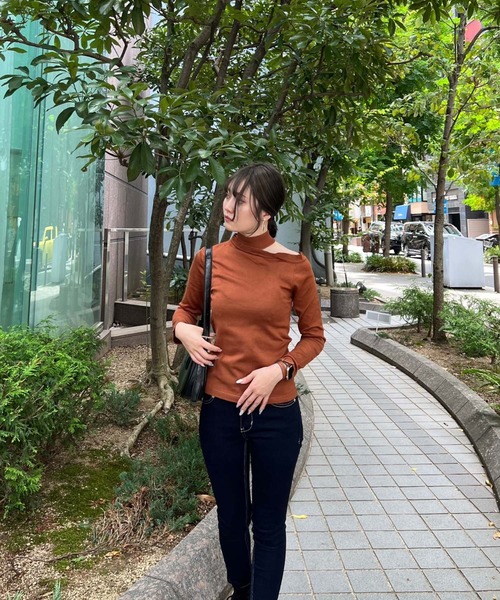 SPIGA ニット セーター チョーカー風肩アキニットTOPS