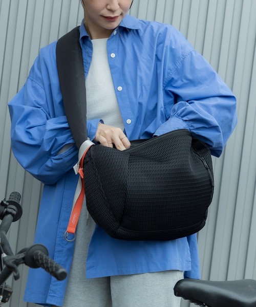 EDITA ボディバッグ　Lサイズ EDITA. ウエストポーチ ウエストバッグ 洗濯機で洗える Washable