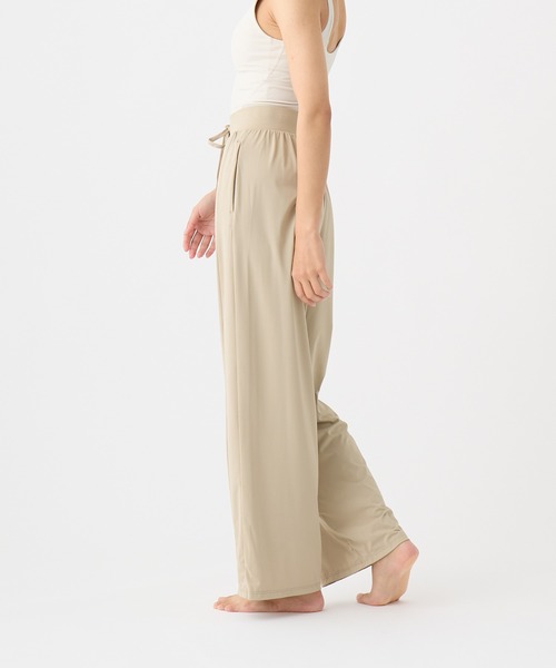 婦人カスタムオーダーストレッチパンツス―ツ　未使用　米国製 ZEN WEAR パンツ 「インストラクター監修」着心地と動きやすさに