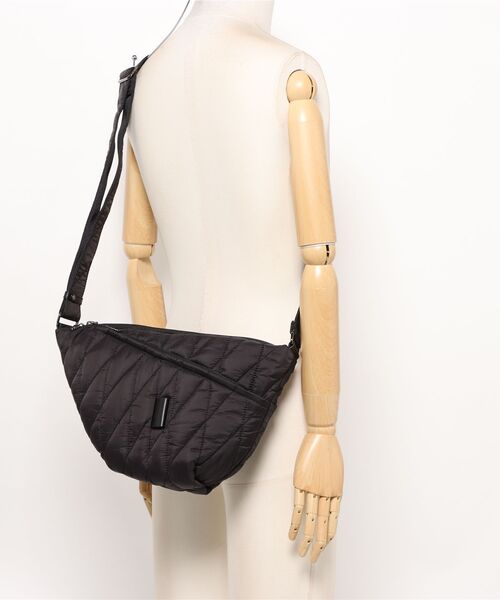 Y'SACCS（イザック） ショルダーバッグ バッグ バイアスキルト