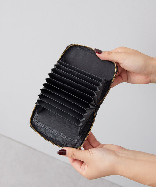 【美品】 レディース　二つ折財布　ear PAPILLONNER ※※箱無し※※ ear PAPILLONNER（イア パピヨネ） 財布 FREE ゴールド レディース