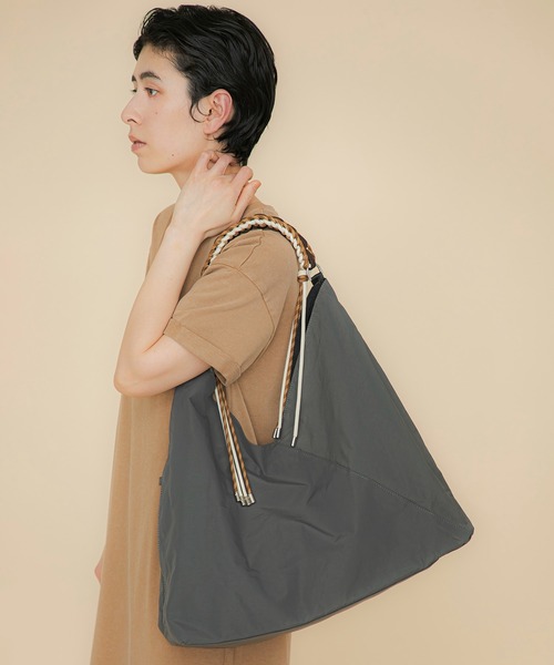 新品タグ付】VAGRIE ハンドバッグ袋付／牛革エナメルナイロン／日本